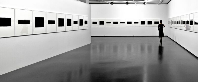 Fine Art & Antiques Insurance - image of black and white modern art gallery